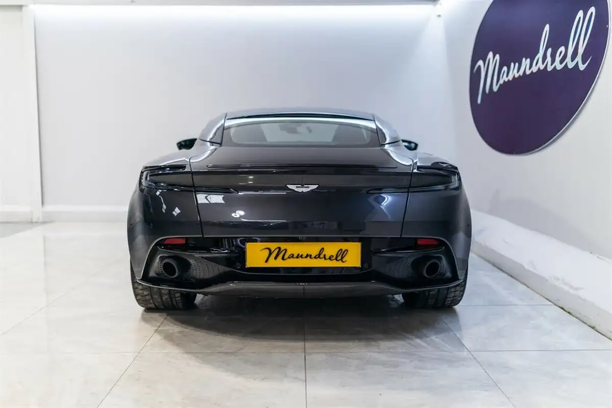 2017-aston-martin-db11-52-v12-big-5
