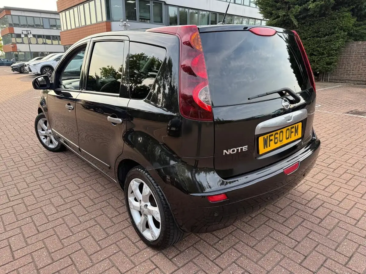 2011-nissan-note-16-tekna-auto-big-12
