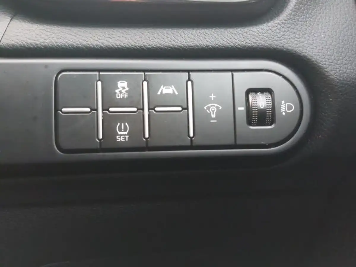 2024-kia-xceed-15-t-gdi-3-big-18