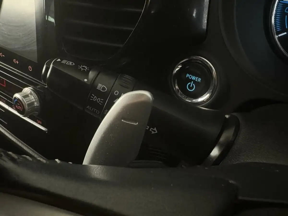 2021-mitsubishi-outlander-24-dynamic-safety-phev-big-46