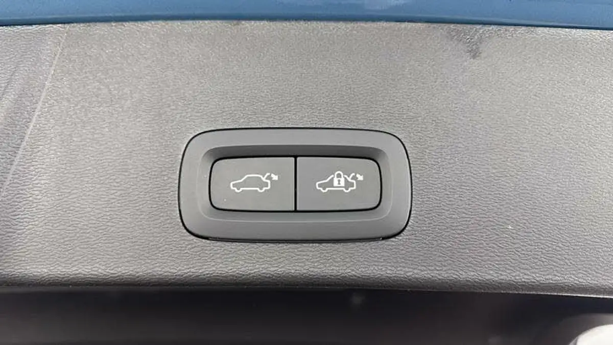 2022-volvo-xc40-20-b4-plus-awd-big-31
