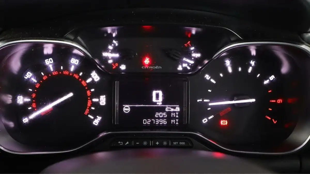 2019-citroen-c3-12-puretech-flair-82ps-ss-big-10