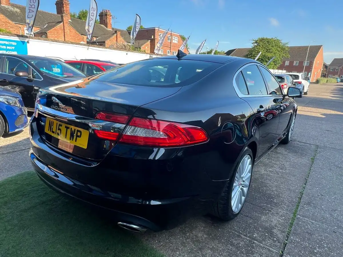 2015-jaguar-xf-22td-luxury-200ps-saloon-4d-big-14