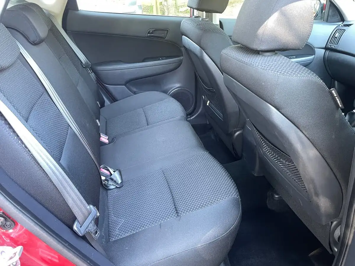 2011-hyundai-i30-14-comfort-109ps-isg-hatchback-big-12