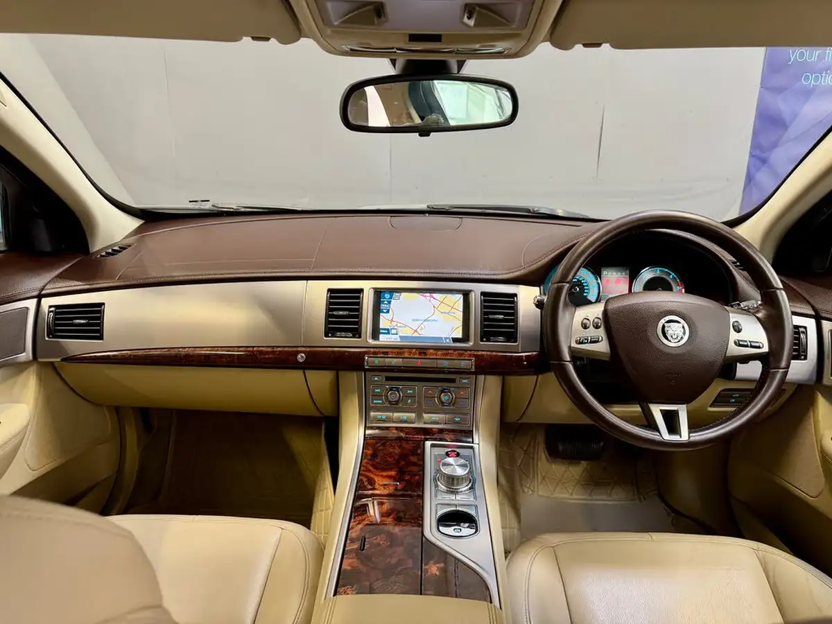 2012-jaguar-xf-30td-s-luxury-275ps-saloon-4d-auto-big-15
