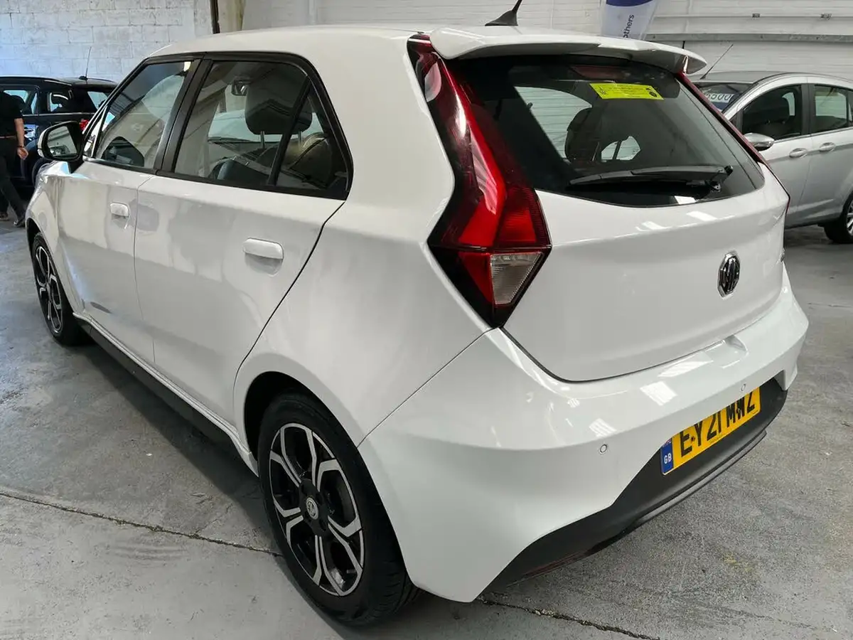 2021-mg-mg3-15-vti-tech-exclusive-nav-big-3