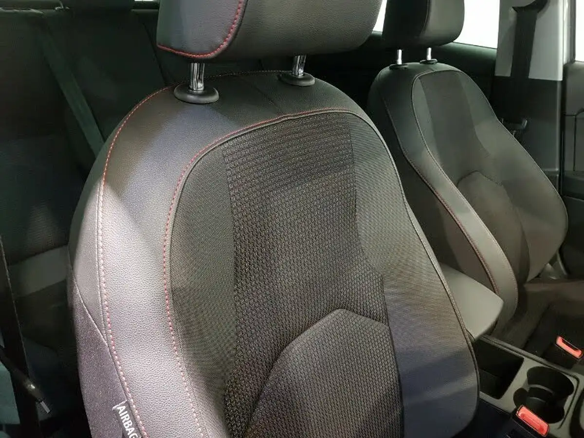 2019-seat-leon-20tdi-fr-hatchback-big-16