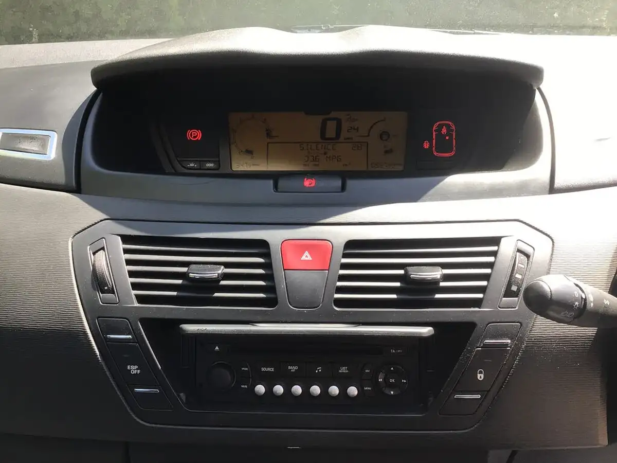 2010-citroen-c4-picasso-16-sx-16v-120ps-big-14