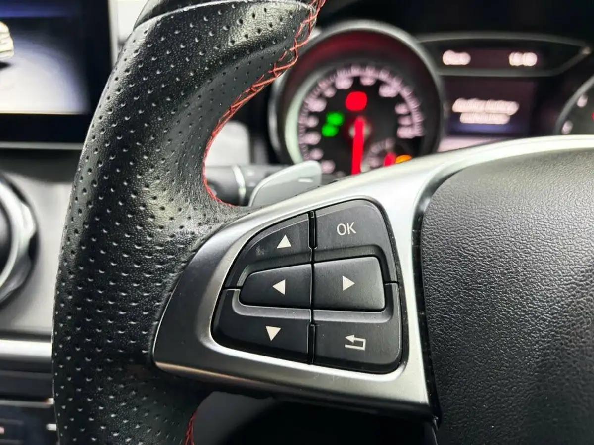 2020-mercedes-benz-gla-class-16-gla-180-amg-line-edition-7g-dct-big-23