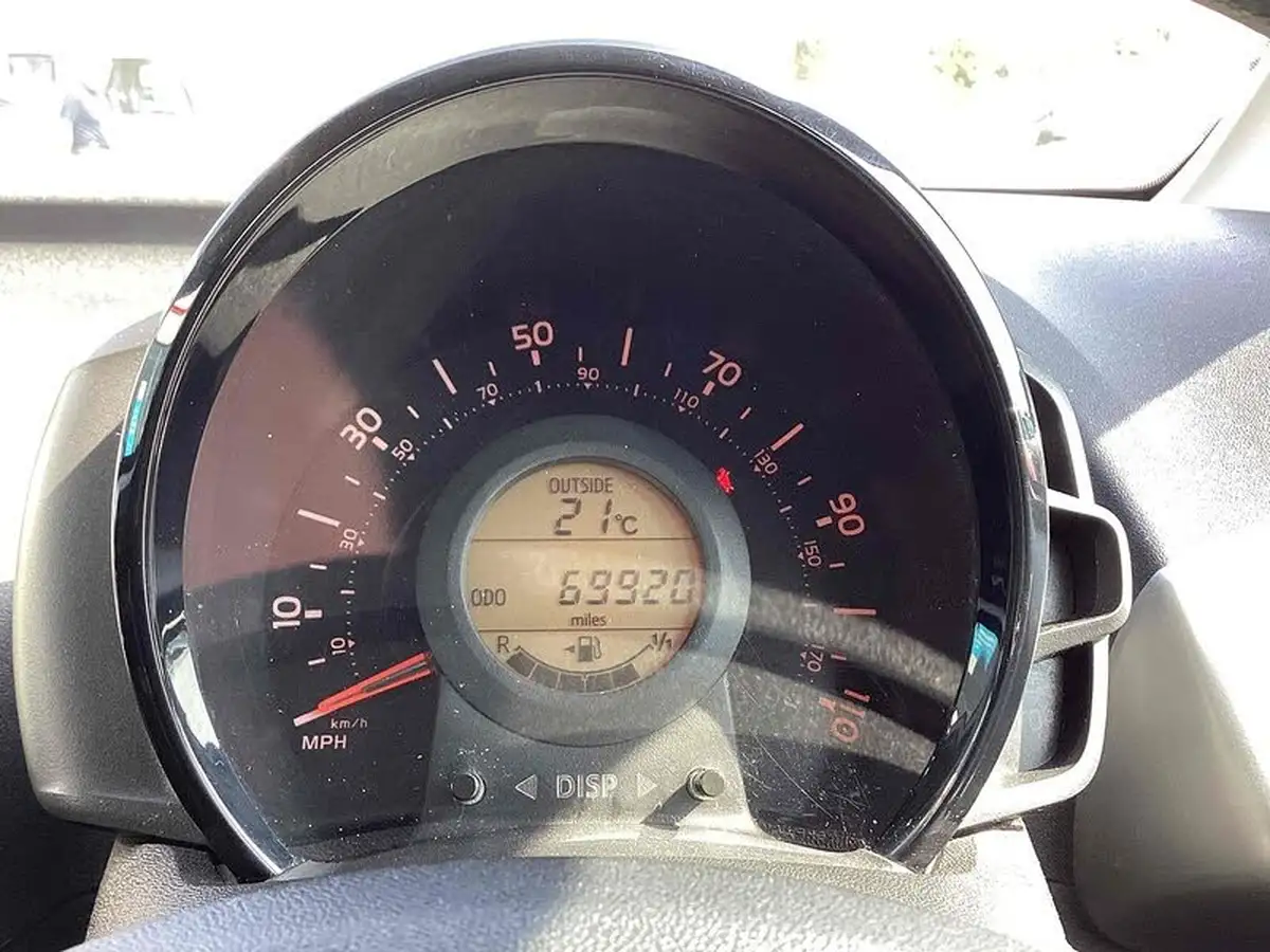 2016-citroen-c1-10-vti-feel-5d-big-12