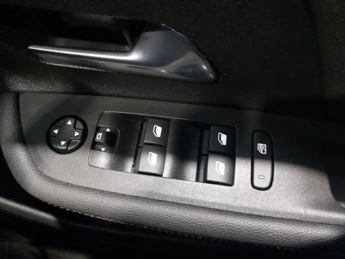 2023-vauxhall-mokka-12-gs-136ps-big-18