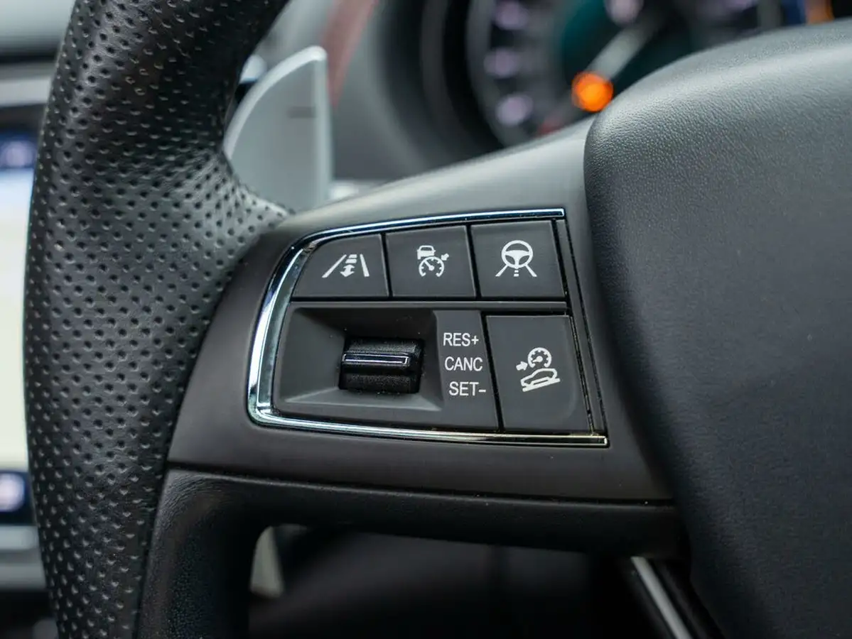 2020-maserati-levante-30-gransport-big-27