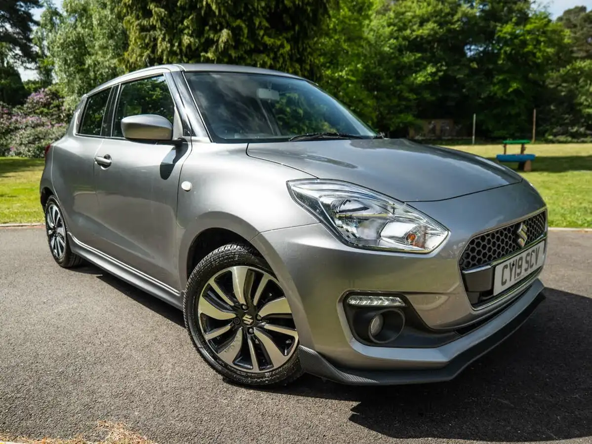 2019-suzuki-swift-12-dualjet-attitude-big-15