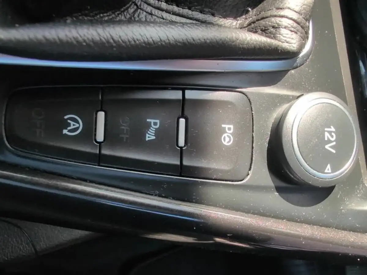 2015-ford-focus-15tdci-titanium-x-hatchback-big-15