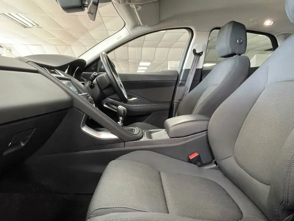 2019-jaguar-e-pace-20-i4d-150ps-big-30