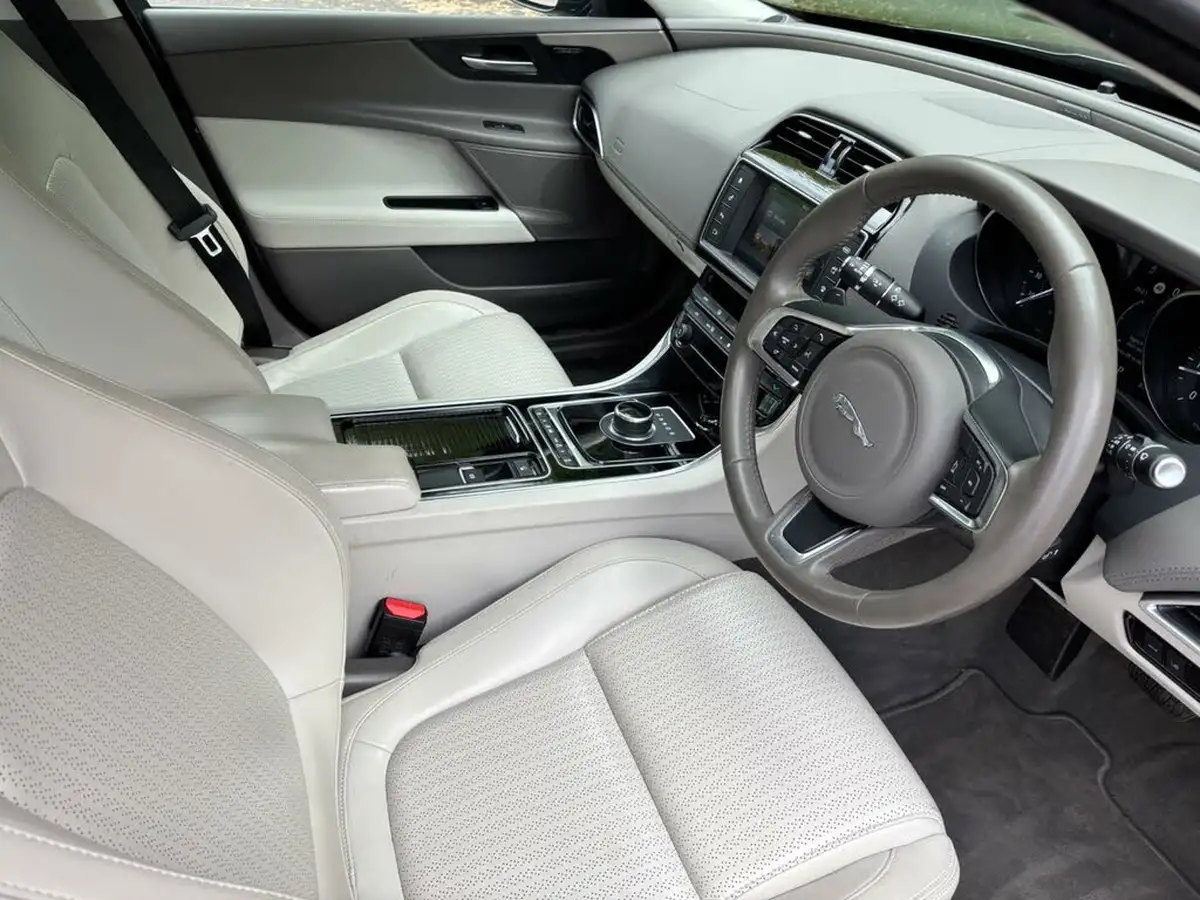 2018-jaguar-xe-20d-portfolio-180ps-1999cc-auto-big-8