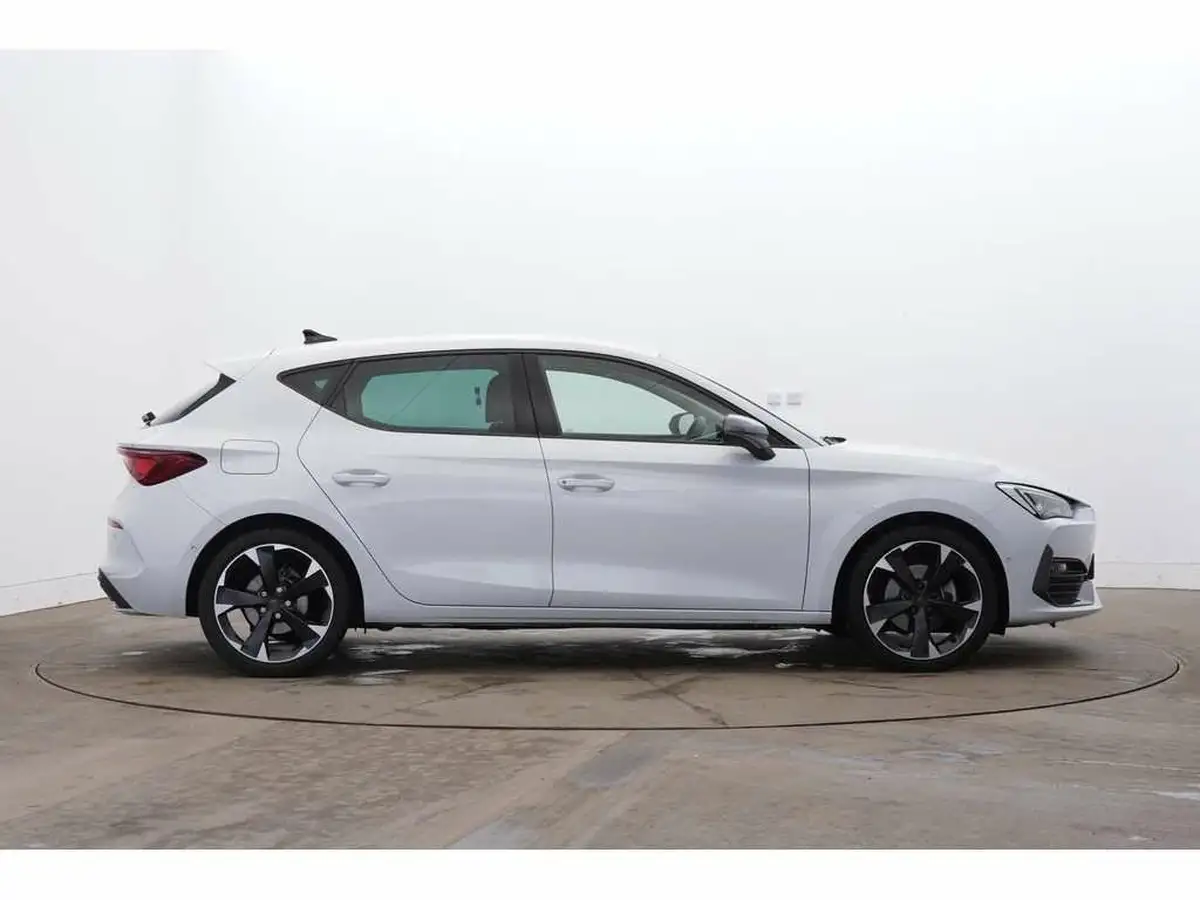 2024-cupra-leon-nf-15-etsi-v1-hatchback-big-3