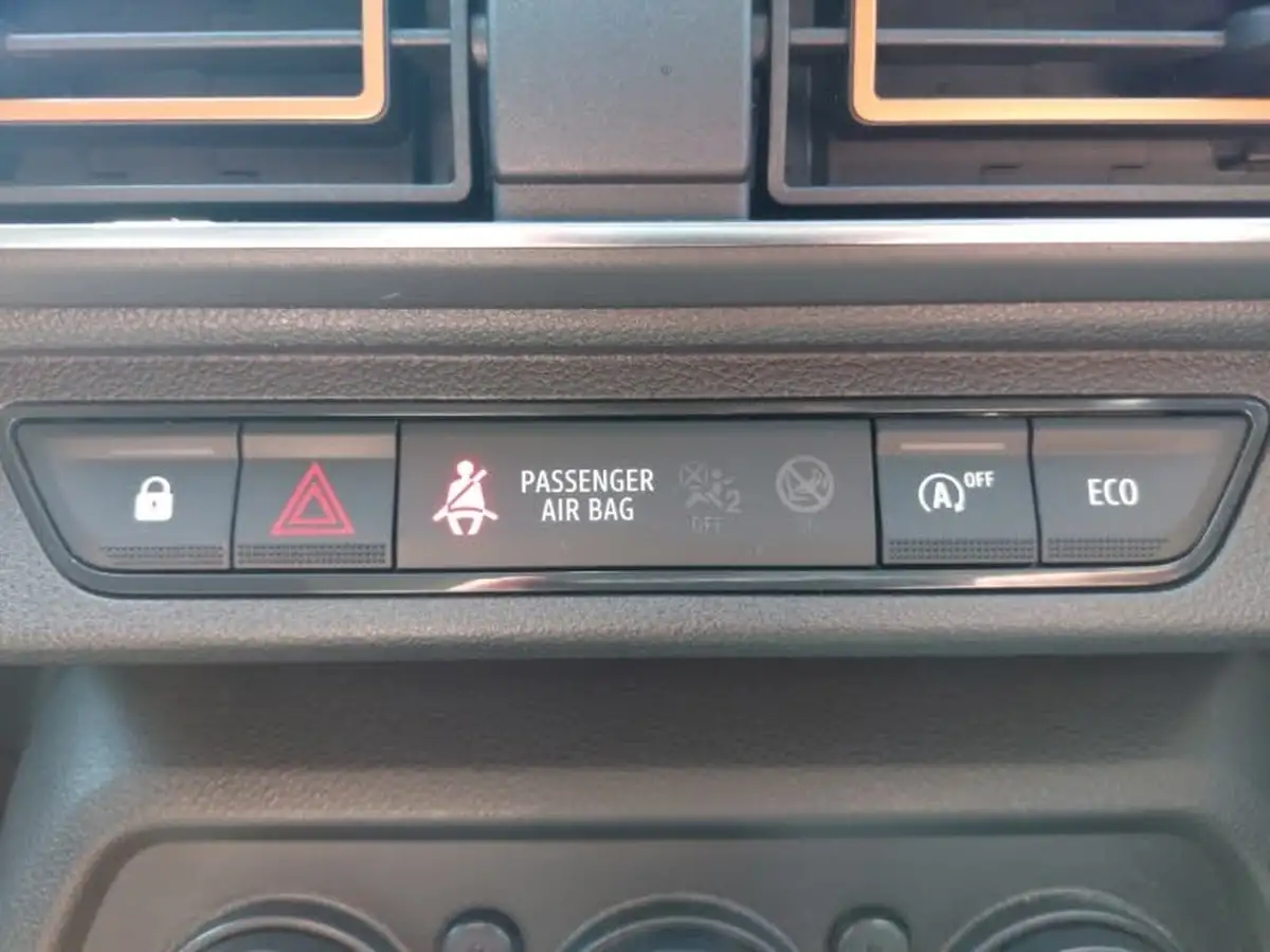 2022-dacia-sandero-stepway-10-tce-comfort-90bhp-big-18