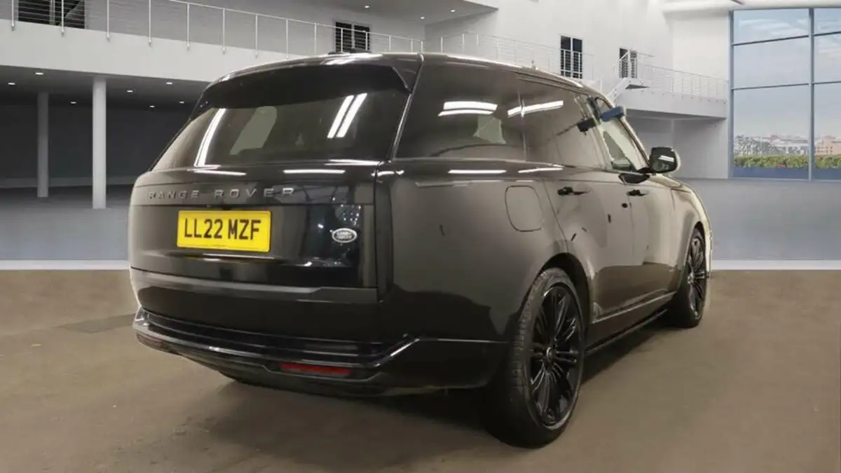 2022-land-rover-range-rover-30-p400-autobiography-big-3