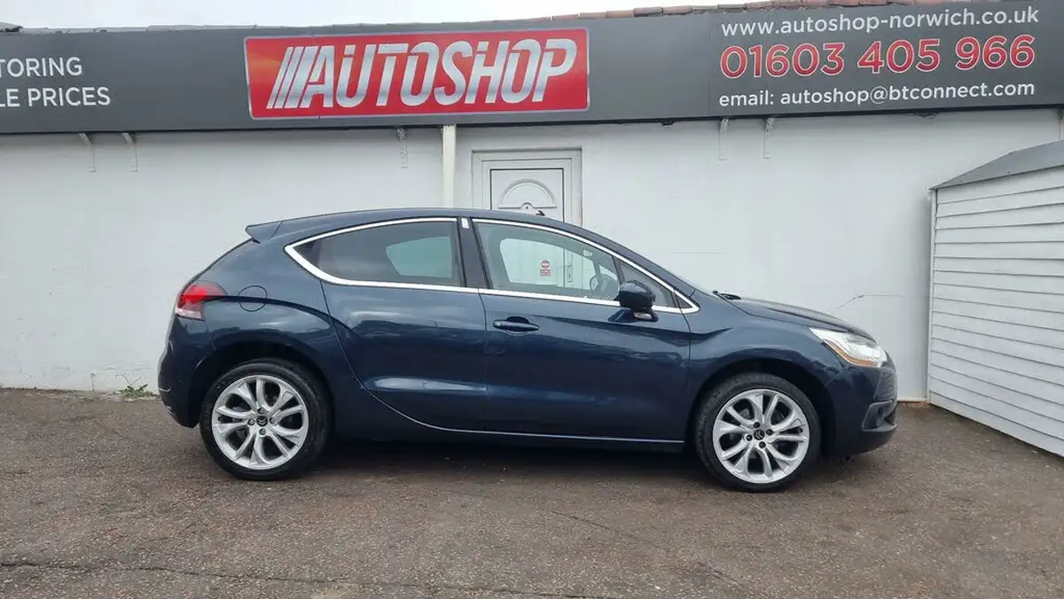 2013-citroen-ds4-16td-dstyle-big-17