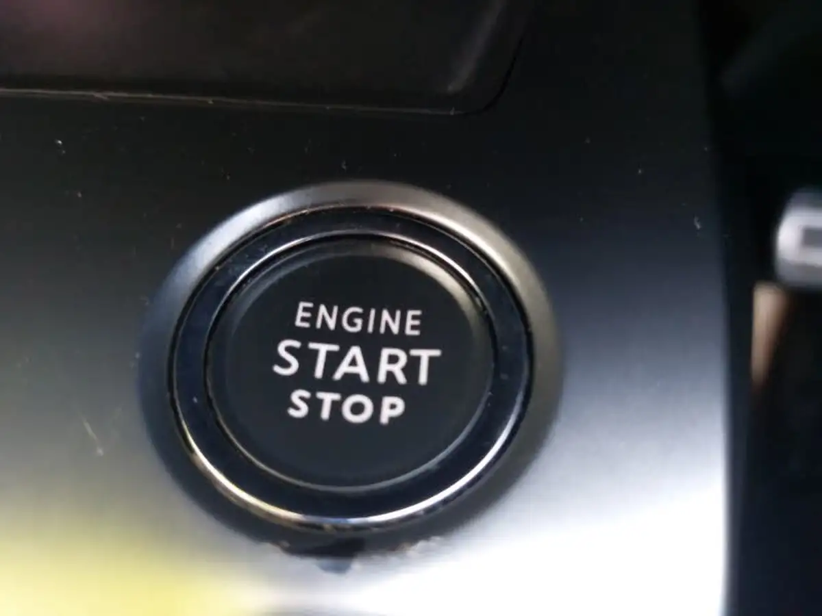 2022-peugeot-308-sw-12-puretech-gt-station-wagon-big-11