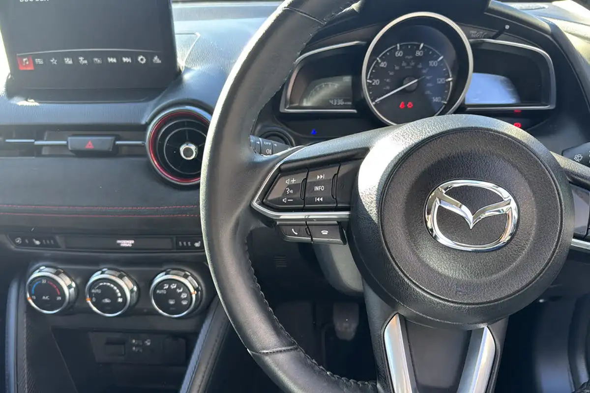 2024-mazda-mazda2-15-e-skyactiv-g-homura-aka-90ps-big-14