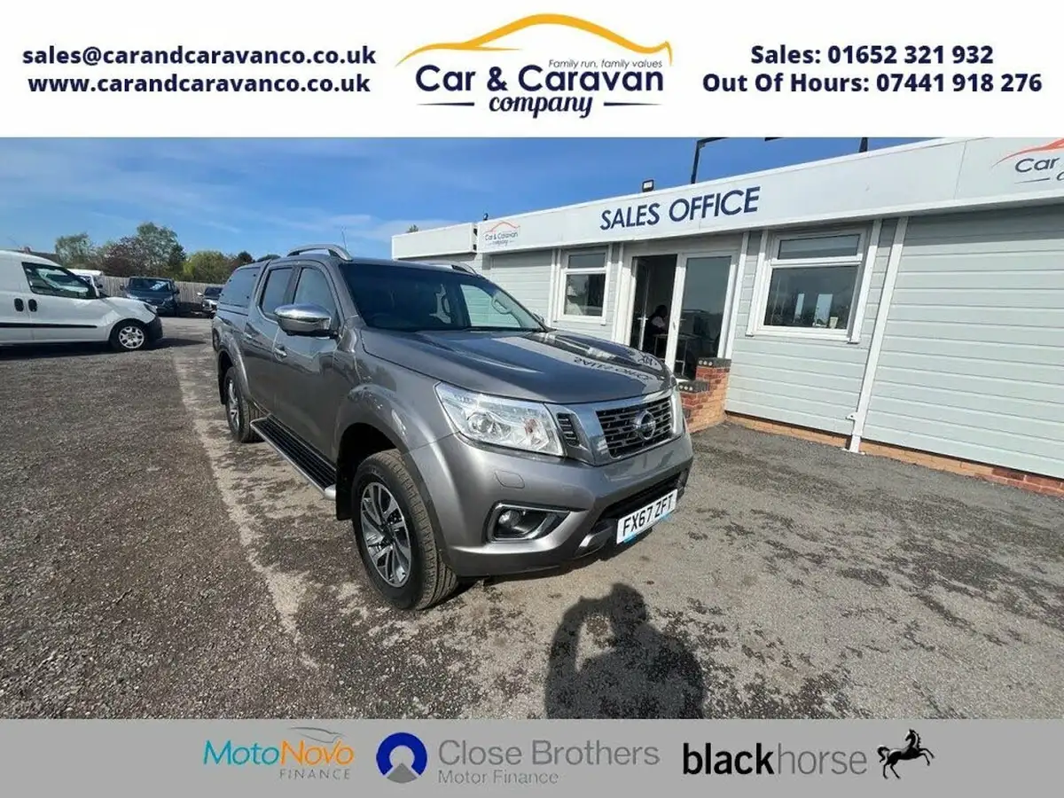 2017-nissan-navara-23dci-tekna-auto-big-0