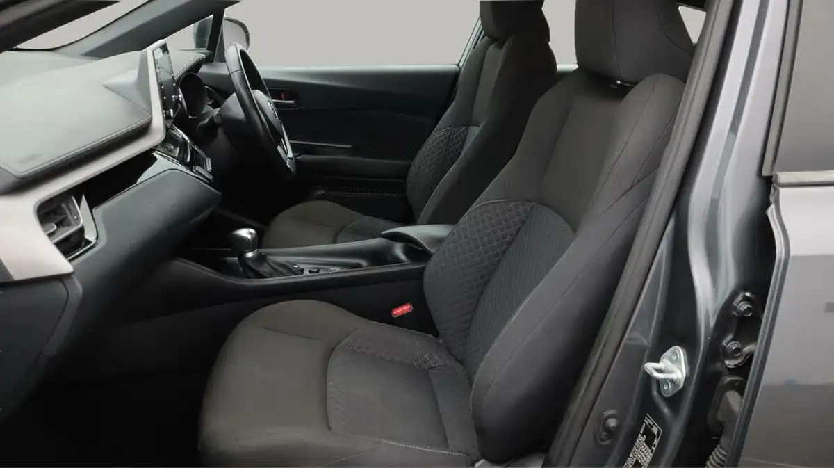 2020-toyota-c-hr-18-vvt-i-icon-parking-pack-big-14