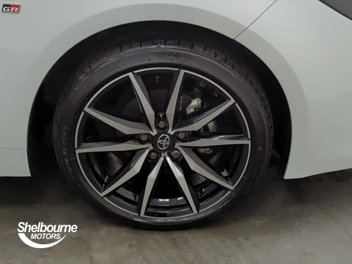 2023-toyota-corolla-18-vvt-i-gr-sport-138bhp-touring-sports-big-6