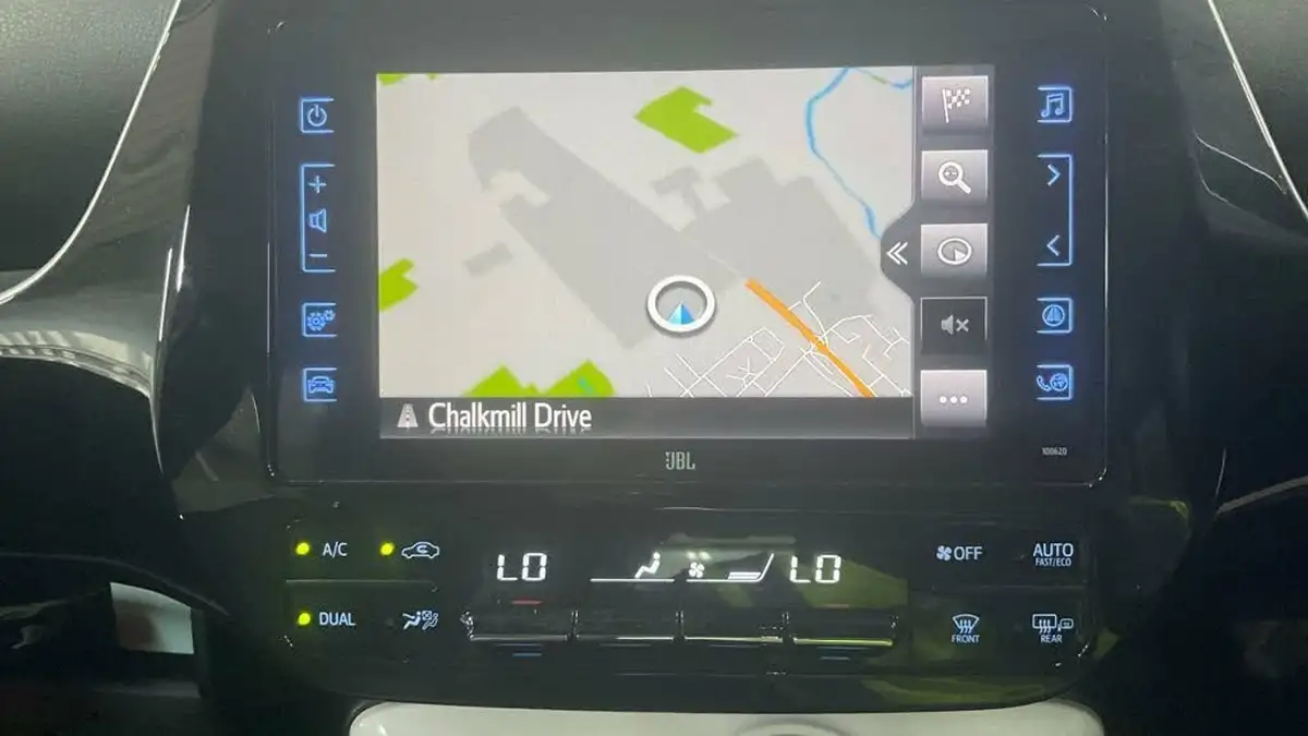 2017-toyota-prius-18-vvt-i-excel-plug-in-big-7