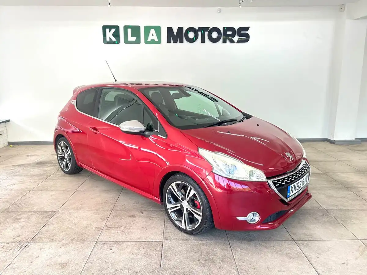 2013-peugeot-208-16-gti-big-6