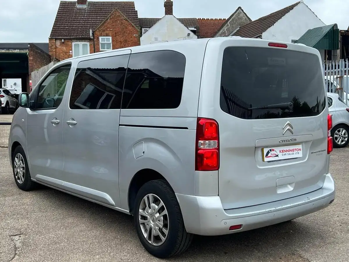 2019-citroen-spacetourer-15bluehdi-business-m-big-17