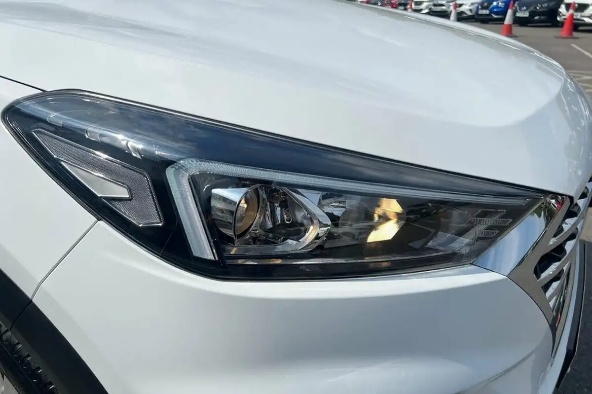 2021-hyundai-tucson-16crdi-se-nav-136ps-dct-big-15