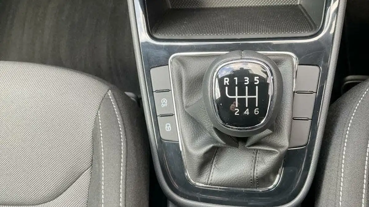 2024-skoda-fabia-10-tsi-colour-edition-116ps-big-17