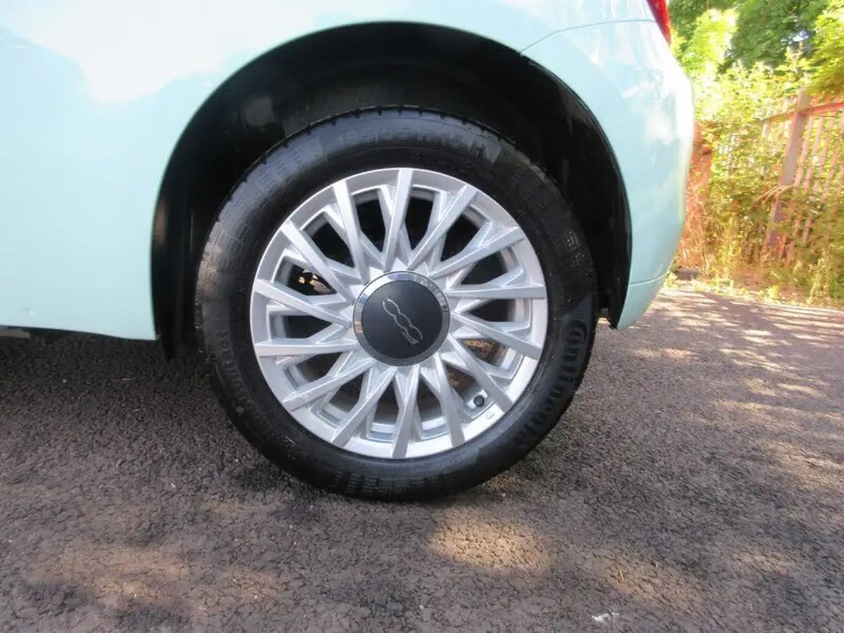 2018-fiat-500-12-lounge-big-26