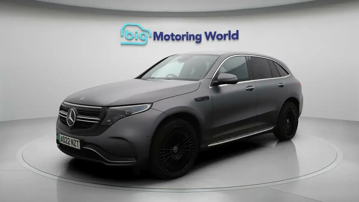 2022-mercedes-benz-eqc-e-eqc-400-amg-line-premium-plus-big-3