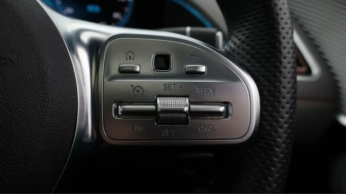 2022-mercedes-benz-eqc-e-eqc-400-amg-line-premium-plus-big-27