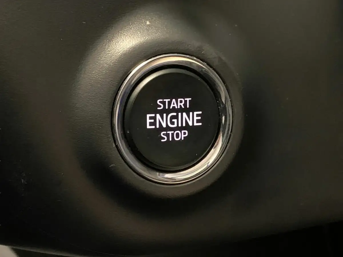2022-skoda-octavia-10-tsi-se-110ps-hatchback-big-23