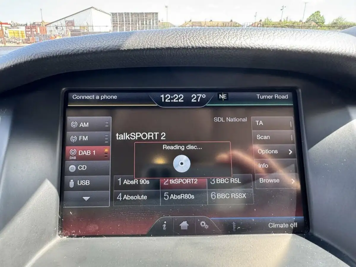 2015-ford-focus-10-titanium-t-125ps-hatchback-big-60