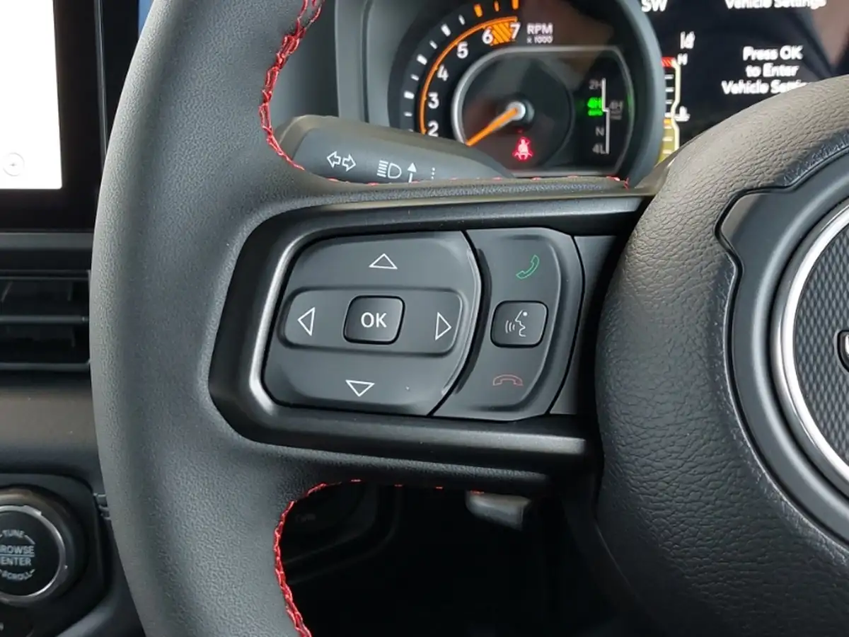 2025-jeep-avenger-12-gse-altitude-big-16