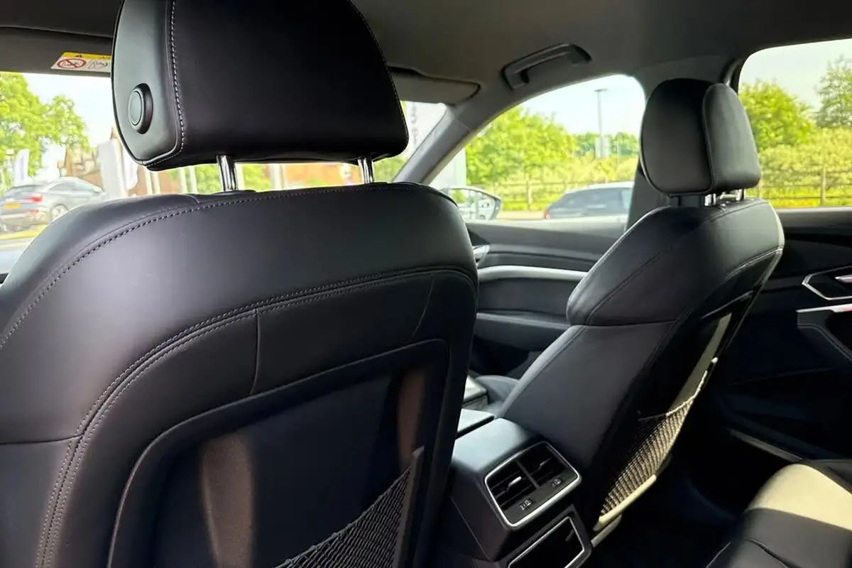2023-audi-e-tron-55e-black-edition-sportback-big-45