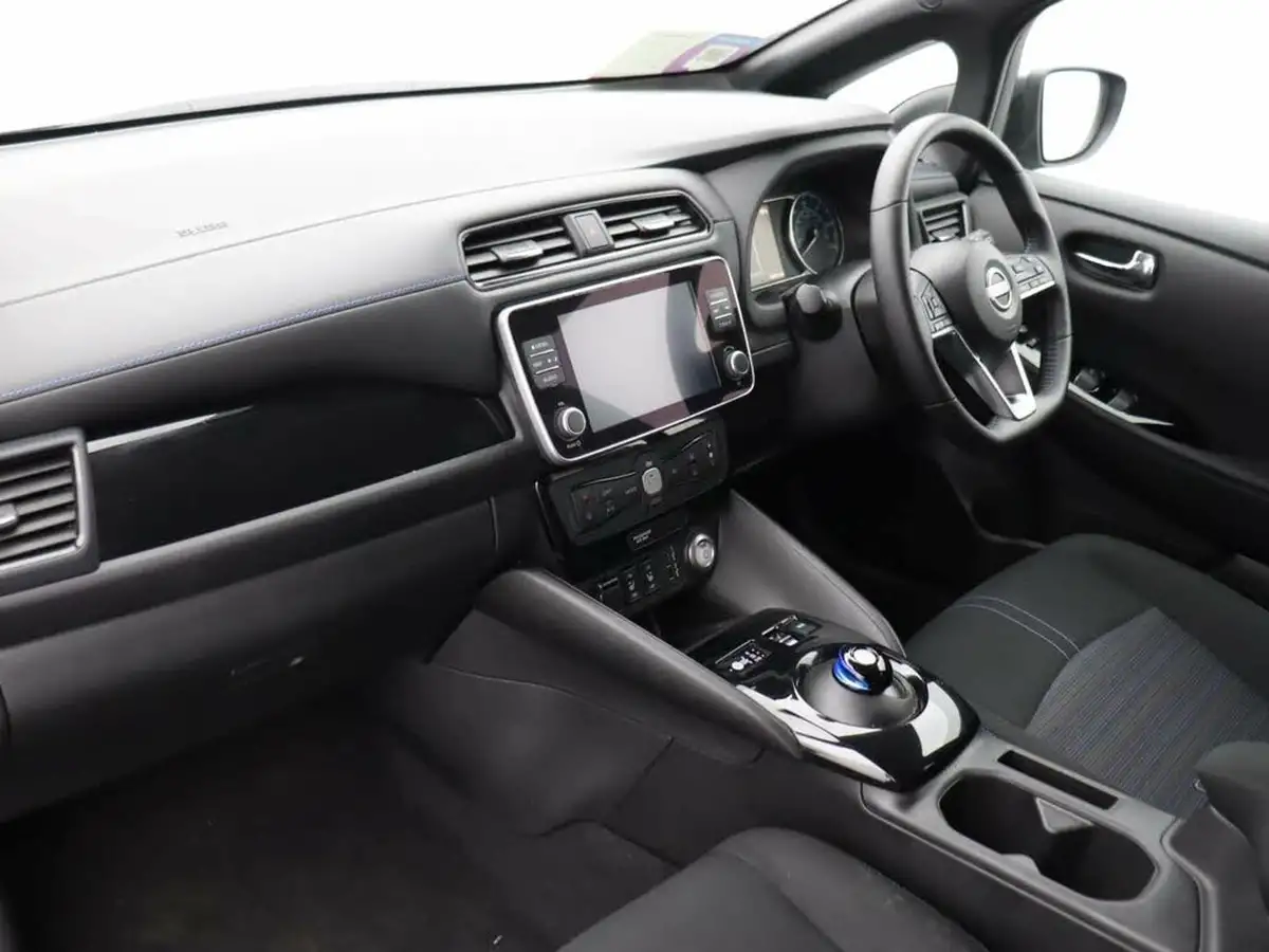 2024-nissan-leaf-e-n-connecta-39kwh-big-10