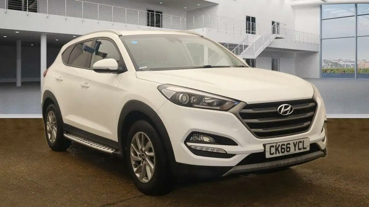 2016-hyundai-tucson-17crdi-blue-drive-se-nav-116ps-big-4