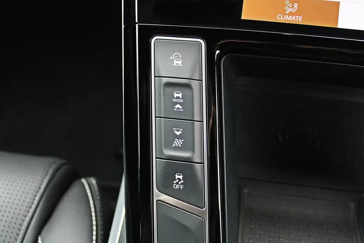 2023-jaguar-i-pace-ev400-hse-black-big-21