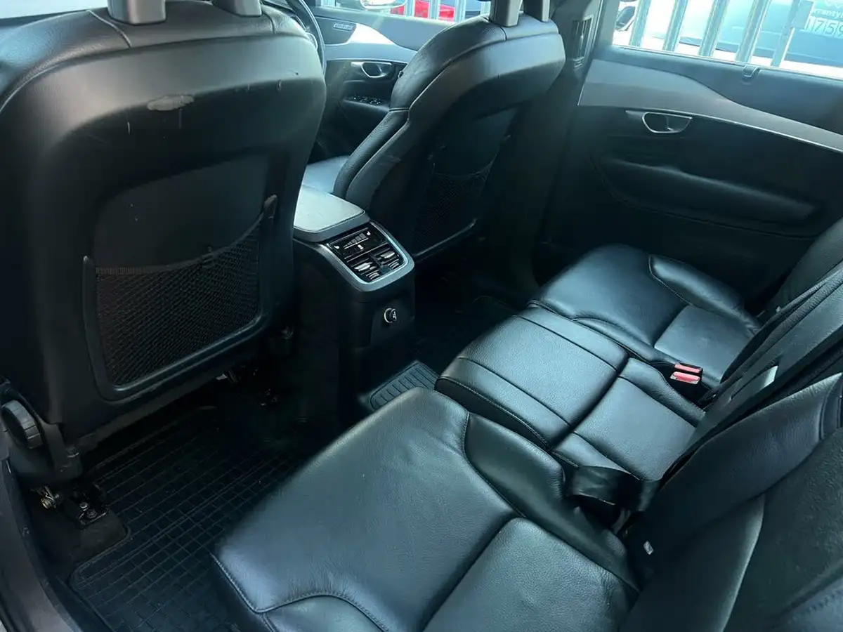 2017-volvo-xc90-20-t8-momentum-momentum-hybrid-auto-big-24