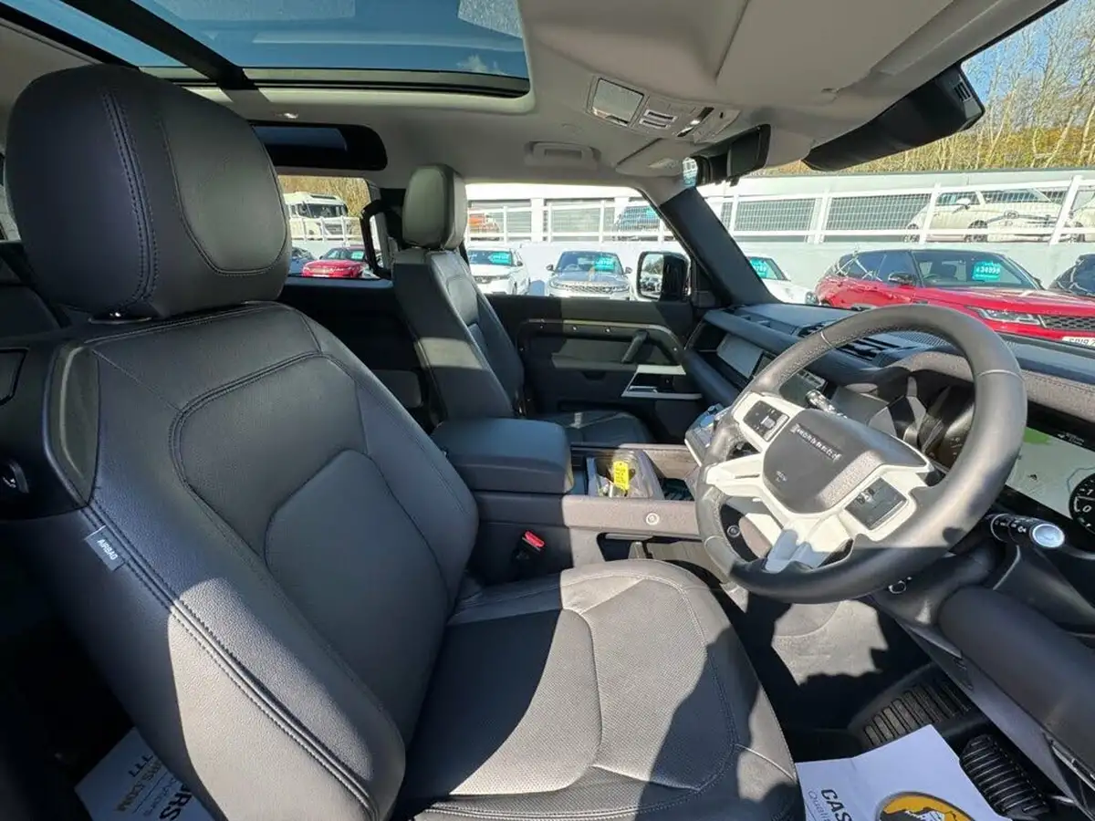 2022-land-rover-90-defender-30-p400-xs-edition-big-10