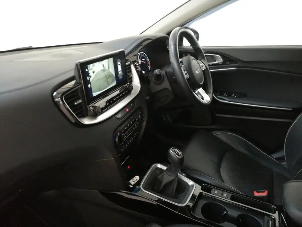 2022-kia-xceed-15-t-gdi-4-big-4