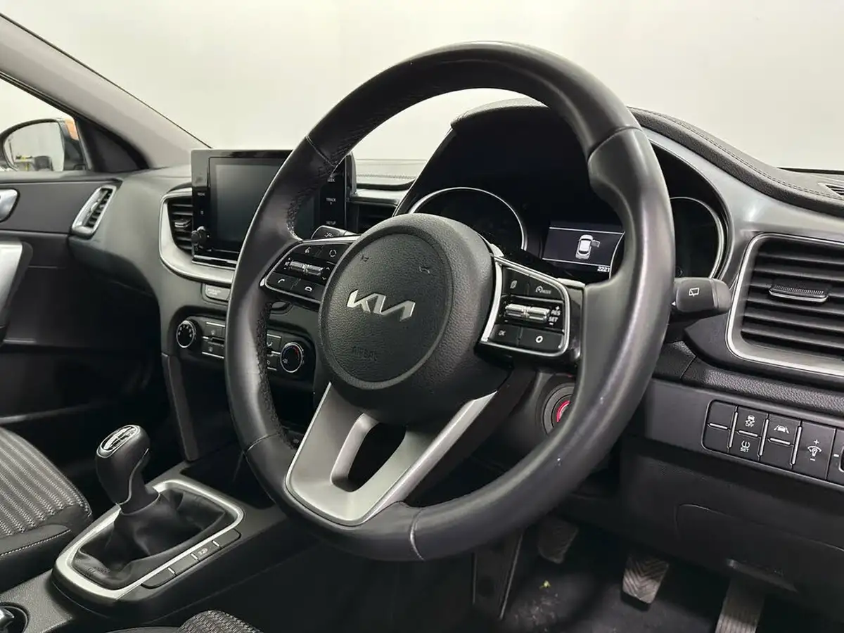 2022-kia-xceed-10-t-gdi-2-big-9