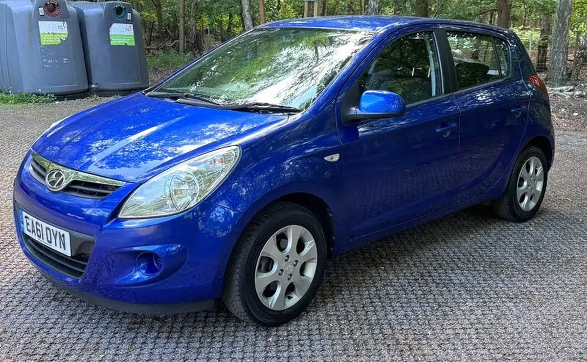 2011-hyundai-i20-14td-comfort-5d-big-11