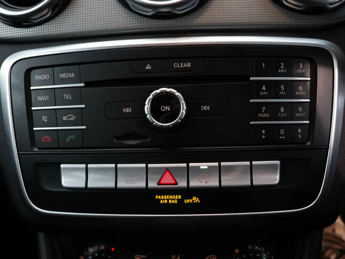 2020-mercedes-benz-gla-class-16-gla-180-urban-edition-7g-dct-big-29
